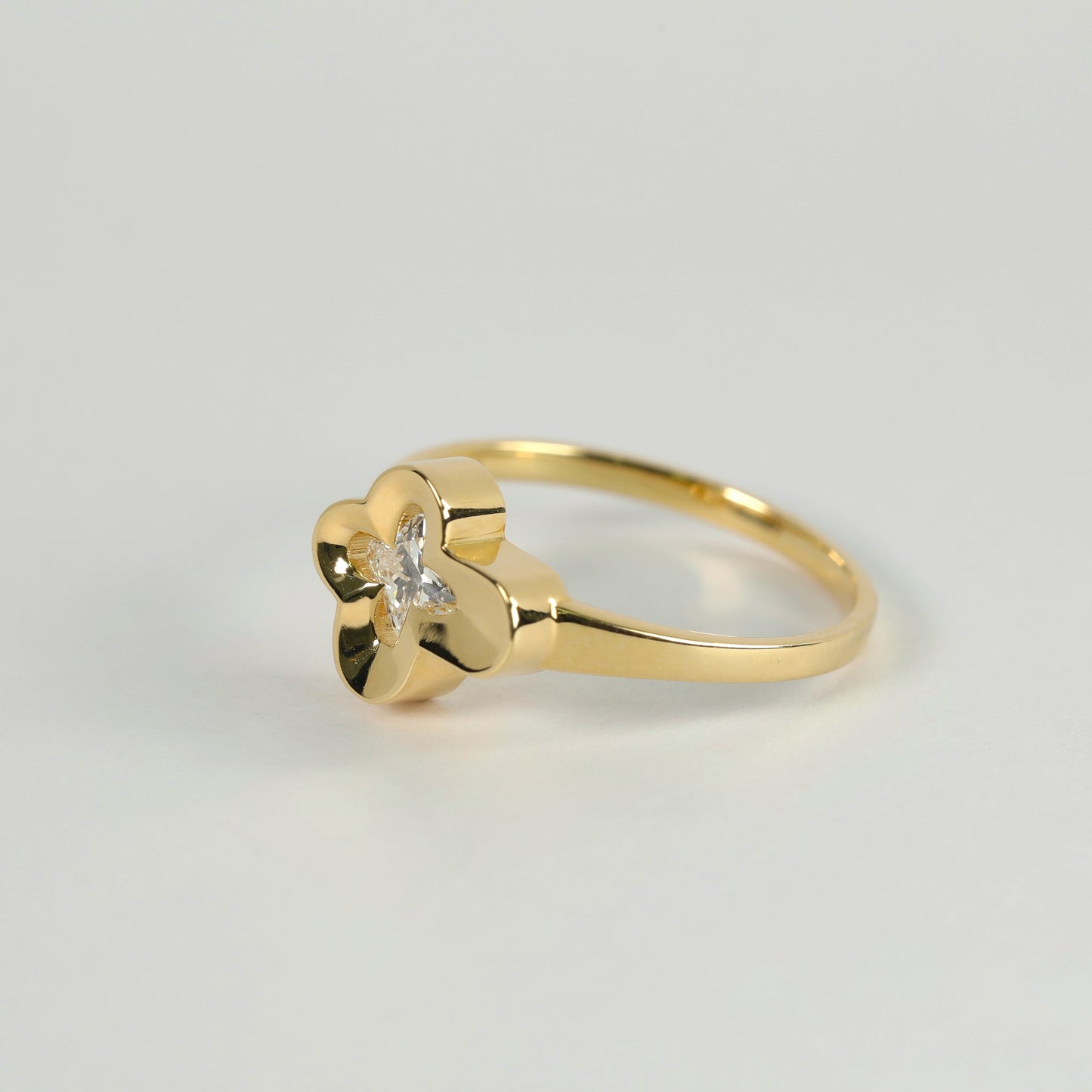 LUCE 010 (Ring)